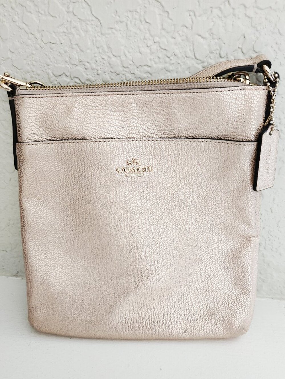 Like New Coach Gold/Pink Metallic Leather Crossbody Bag Purse